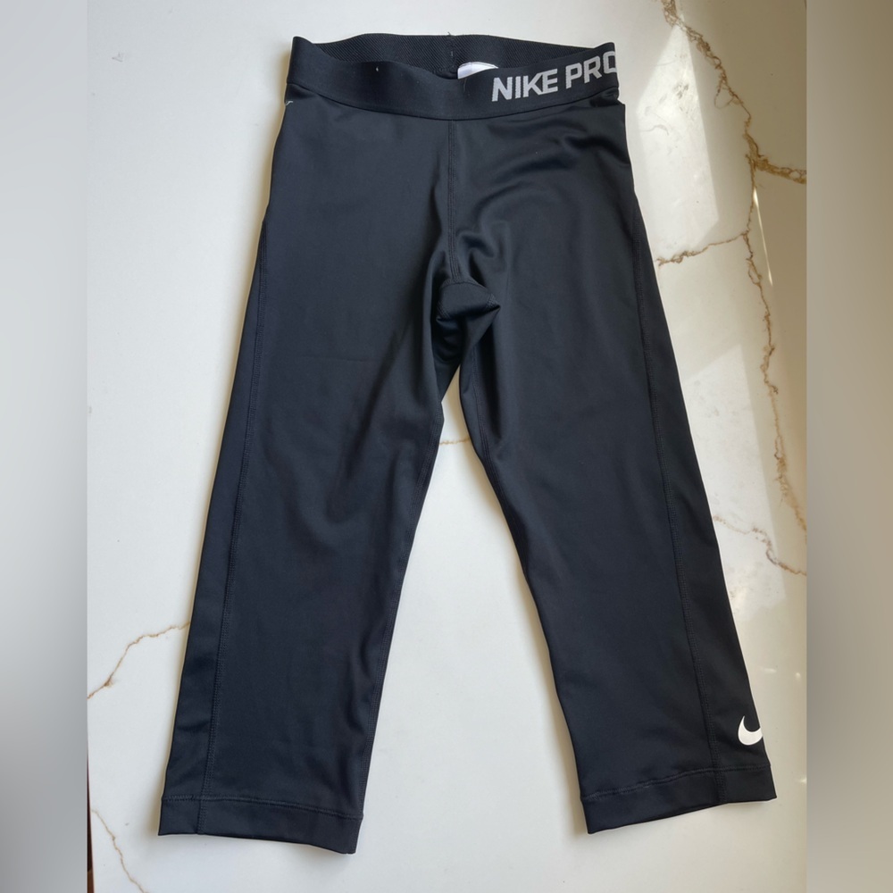 Nike pro cropped leggings